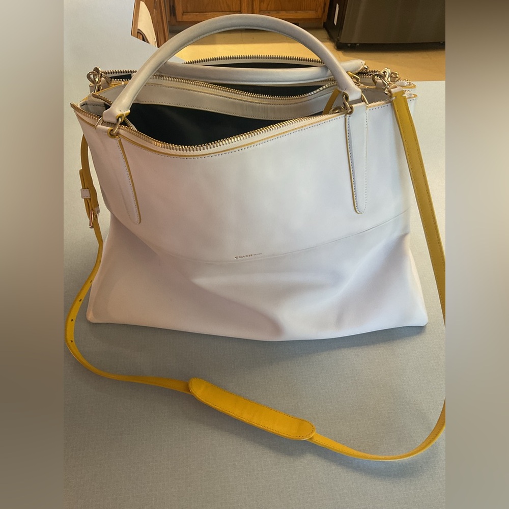 Elegant White and Yellow Women's Bag Coach